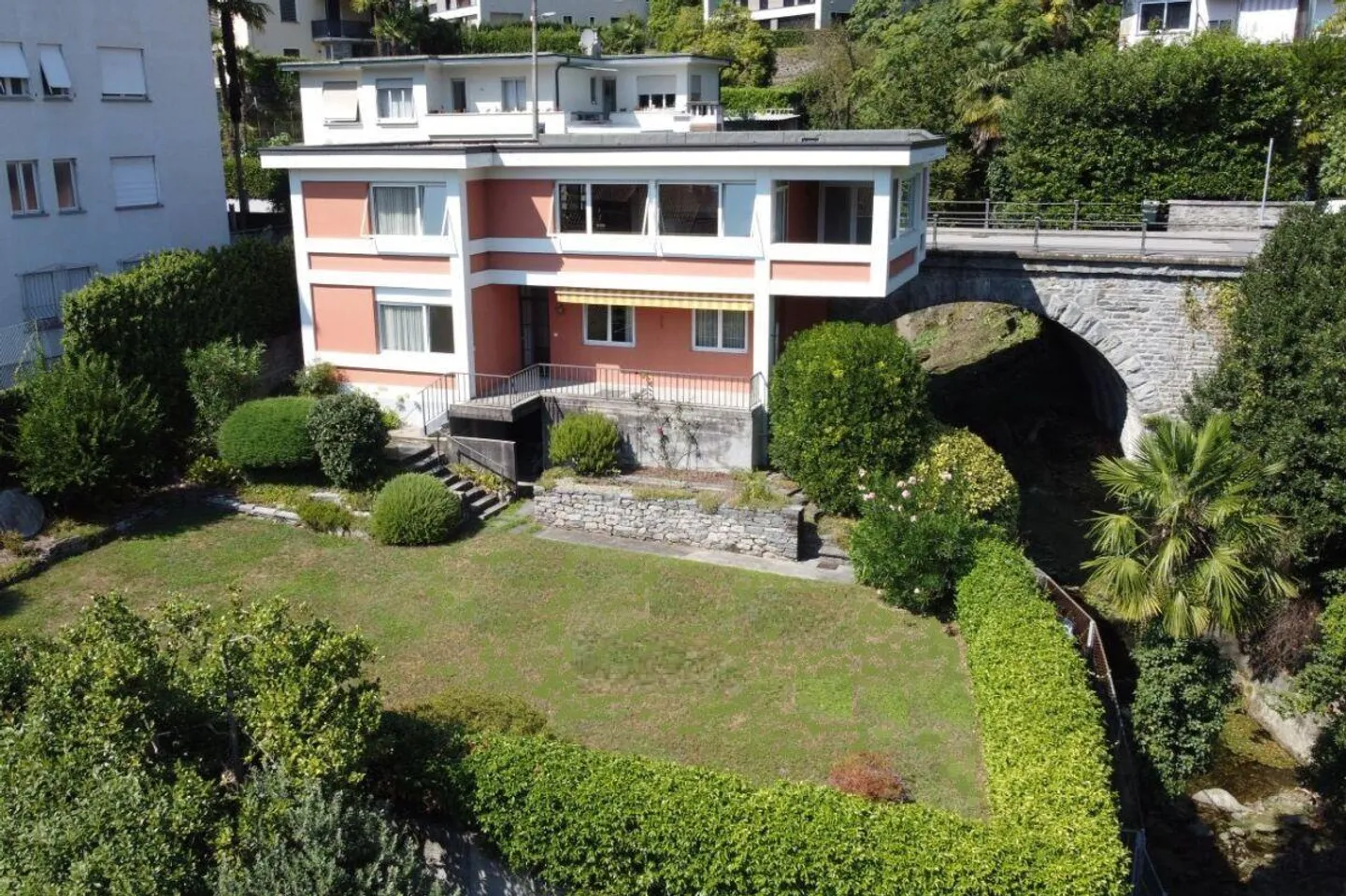 Bella casa unifamiliare con potenziale in una posizione ricercata - Foto 1 di 11