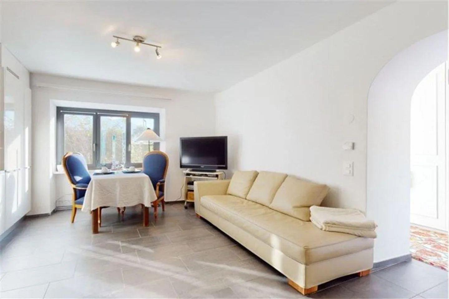 Casa con giardino e 4 posteggi - Foto 9 di 13