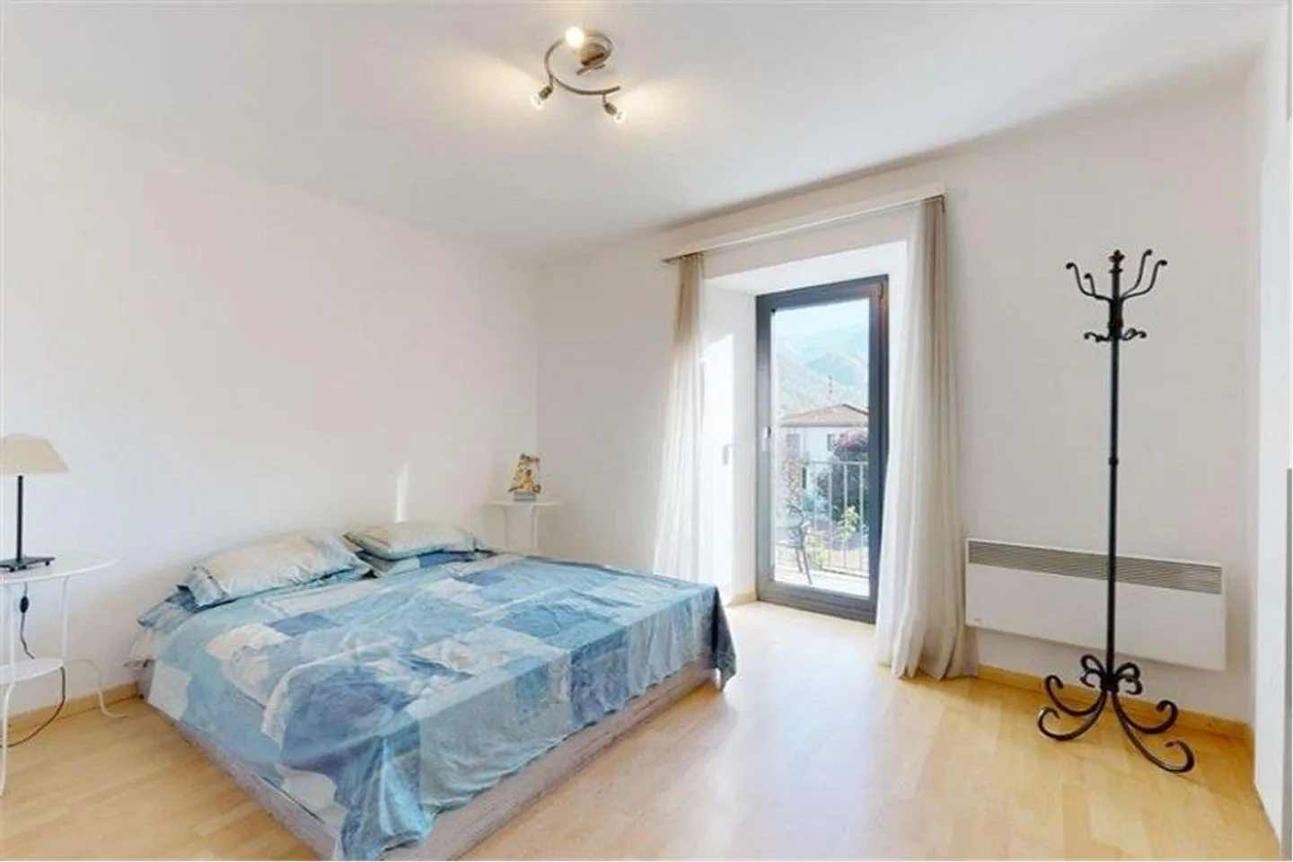 Casa con giardino e 4 posteggi - Foto 10 di 13