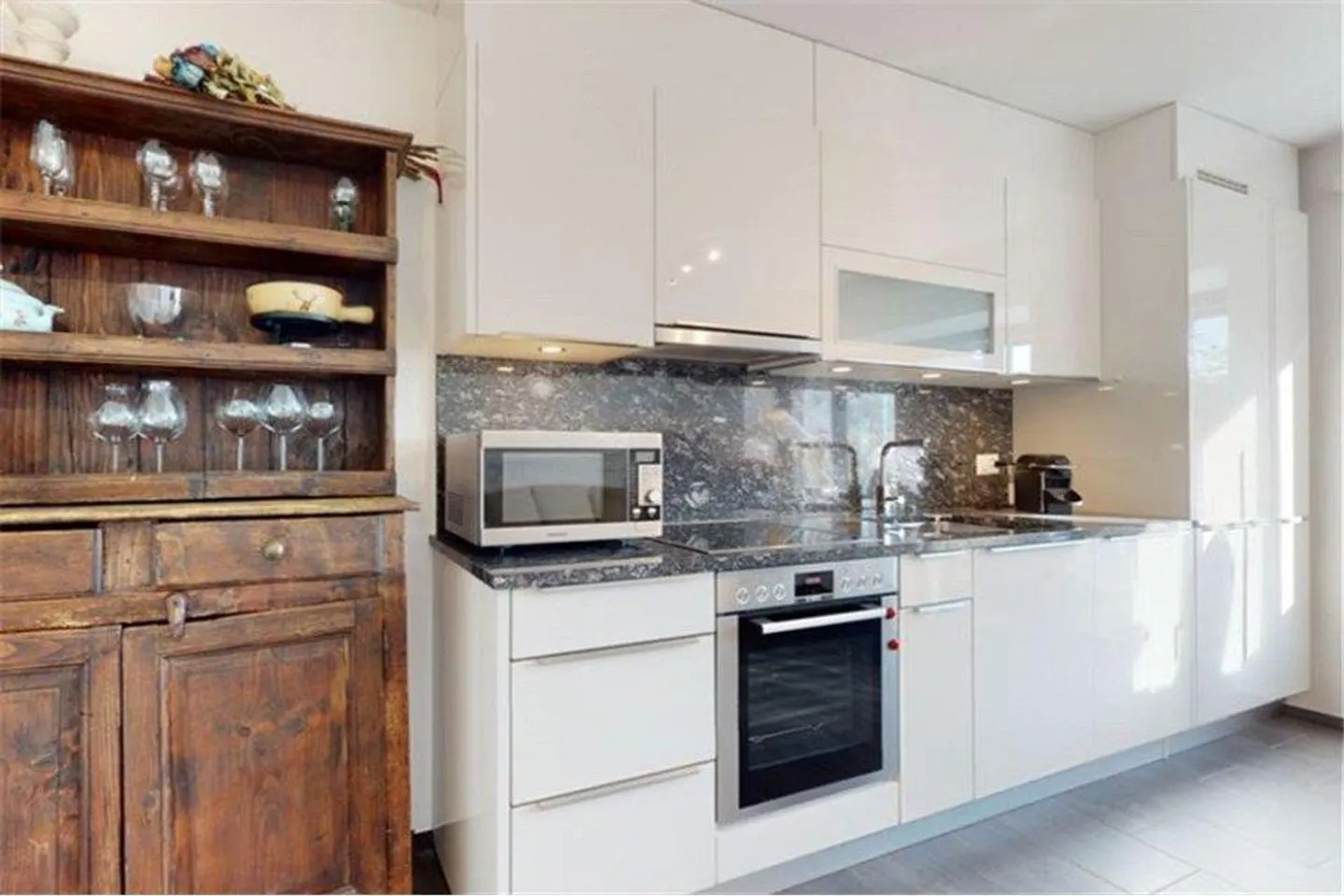 Casa con giardino e 4 posteggi - Foto 7 di 13