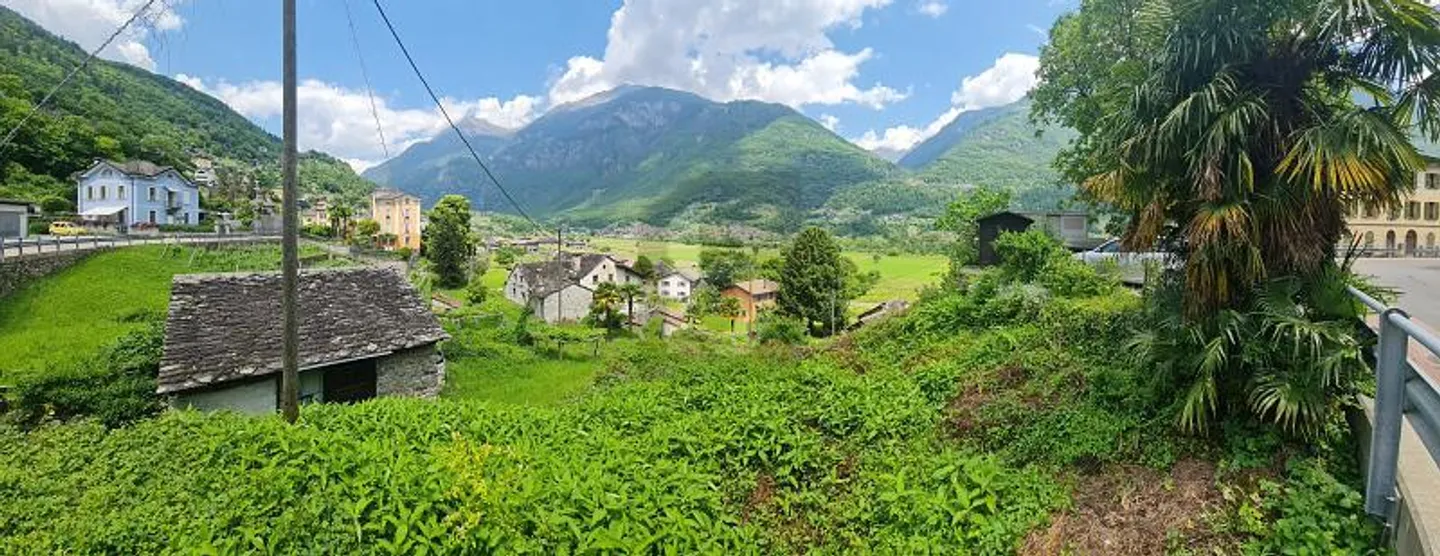 EDIFICABILE IN POSIZIONE SOLEGGIATA E CON VISTA APERTA - Foto 1 von 5
