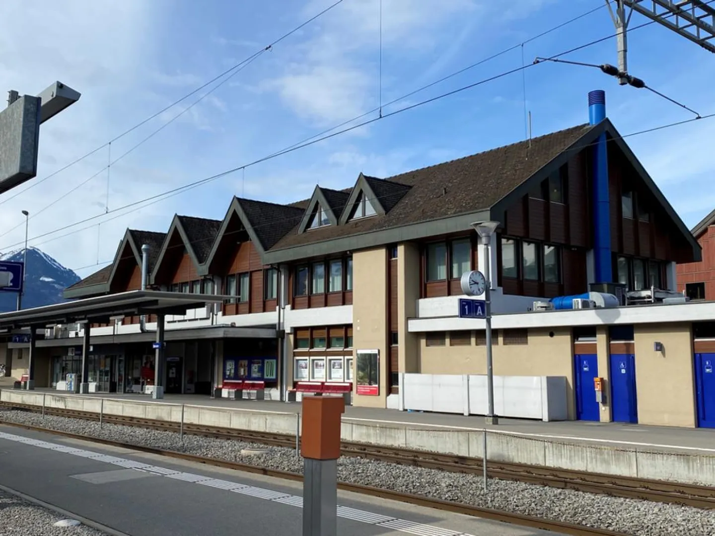In una posizione ideale - proprio accanto alla stazione! - Foto 1 di 5