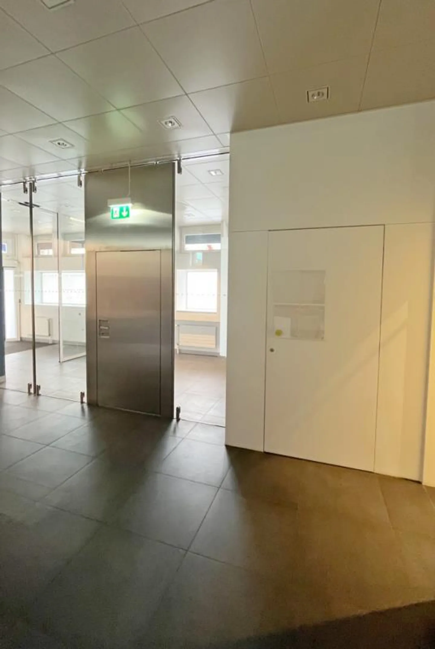 In una posizione ideale - proprio accanto alla stazione! - Foto 3 di 5