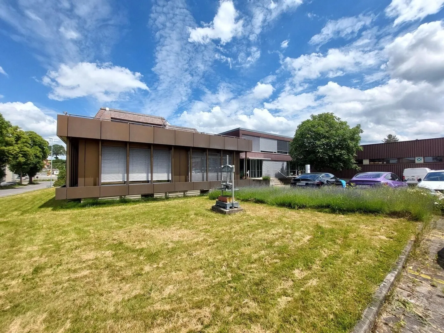 «Grosszügige Gewerbeflächen inkl. praktischen Laderampen in Schmitten FR» - Foto 10 von 12