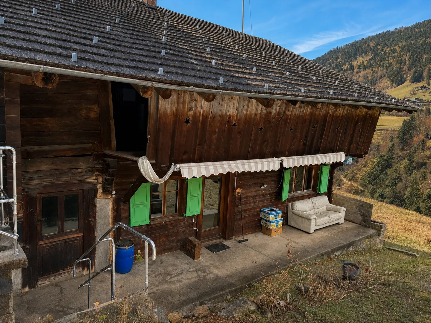 For Sale? Chalet for Renovation with Great Development Potential in Troistorrents | CHF 390,000. - Photo 2 of 9