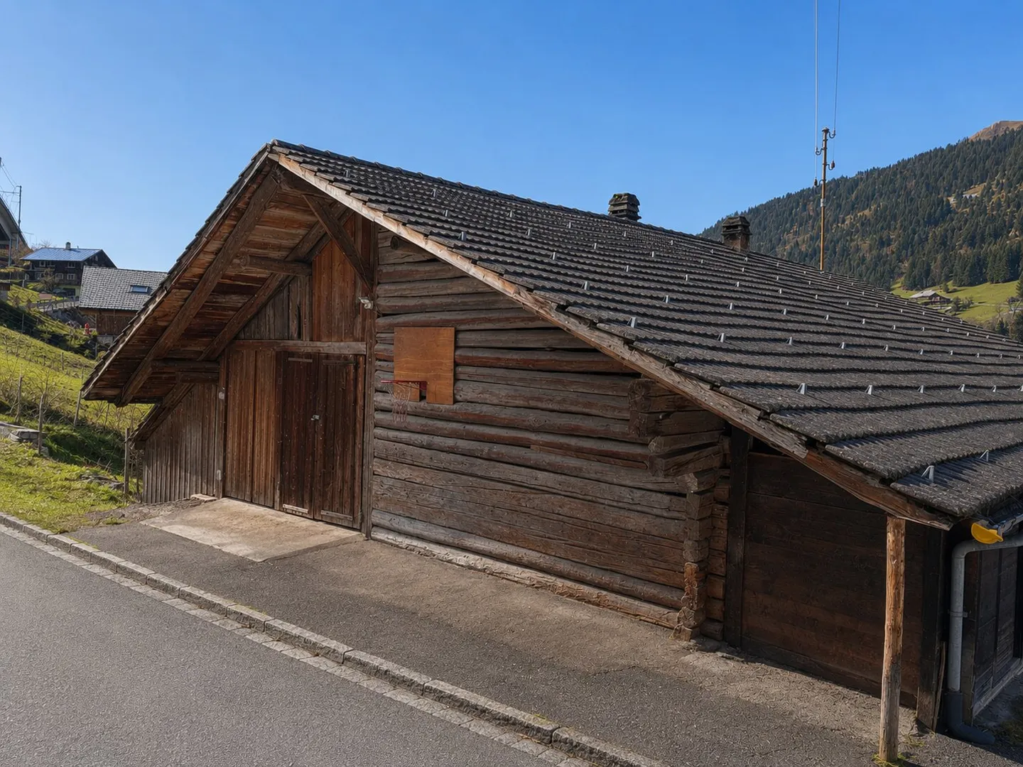 For Sale? Chalet for Renovation with Great Development Potential in Troistorrents | CHF 390,000. - Photo 3 of 9