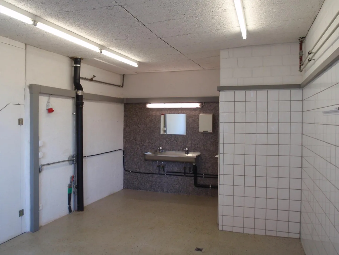 Petit espace de loisirs à louer à Spiez - Photo 5 sur 6