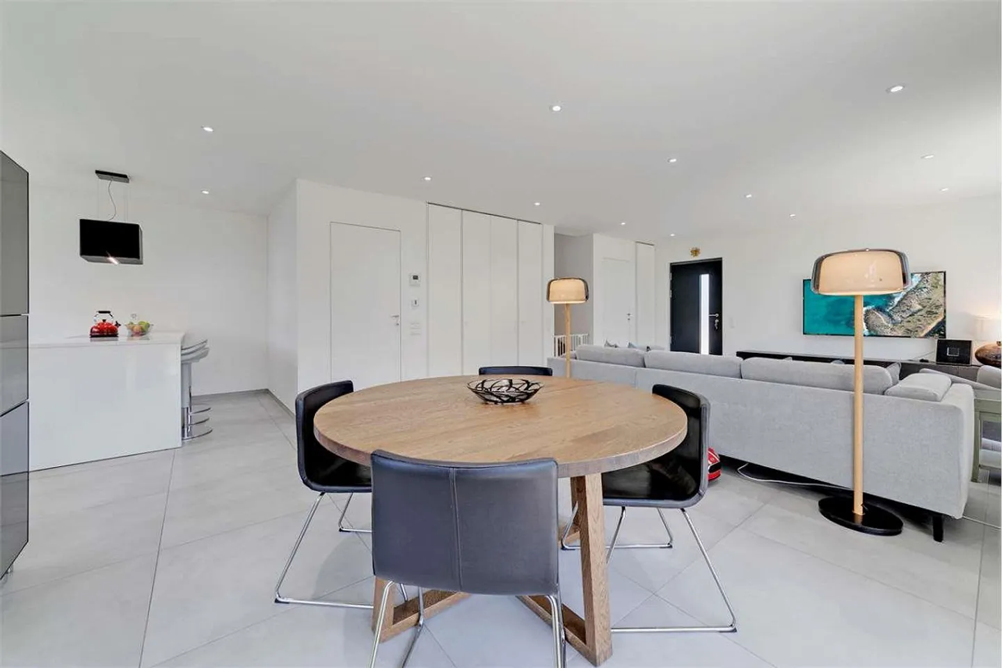 MODERN VILLA WITH GARDEN IN LIGORNETTO - Photo 7 of 13