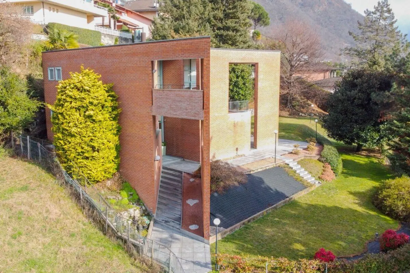 Villa con architettura iconica, vista panoramica - Foto 4 di 21