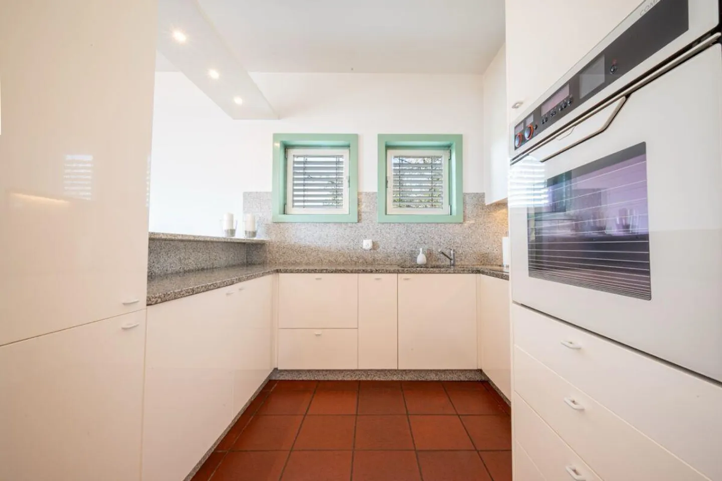 Villa con architettura iconica, vista panoramica - Foto 10 di 21
