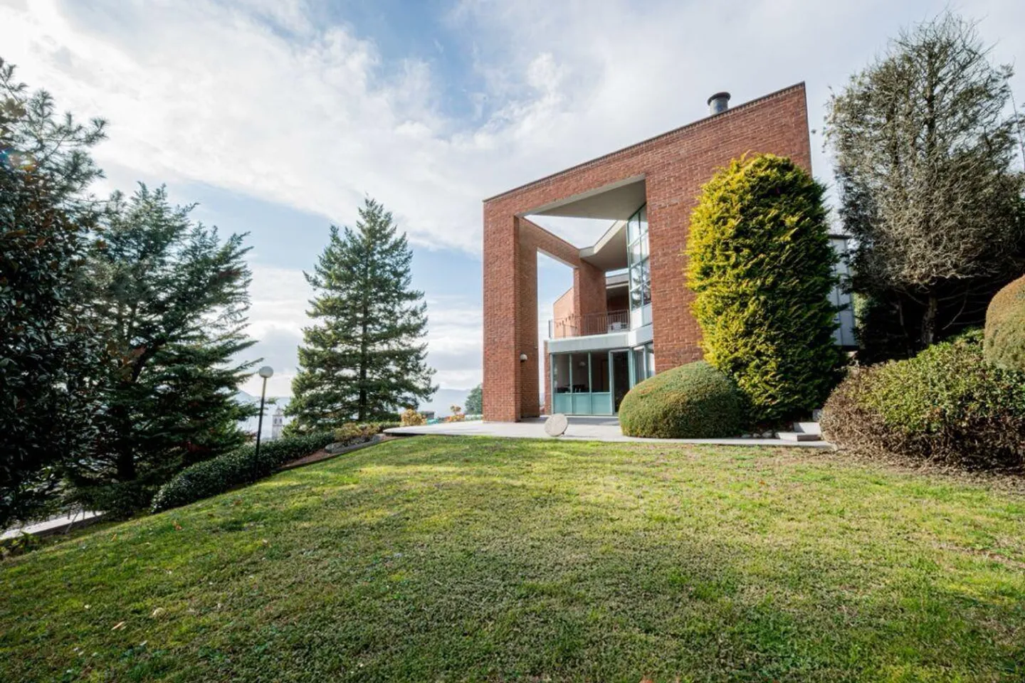 Villa con architettura iconica, vista panoramica - Foto 19 di 21