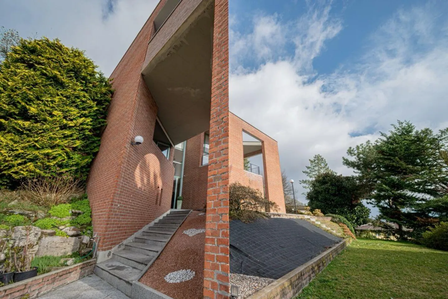 Villa con architettura iconica, vista panoramica - Foto 20 di 21
