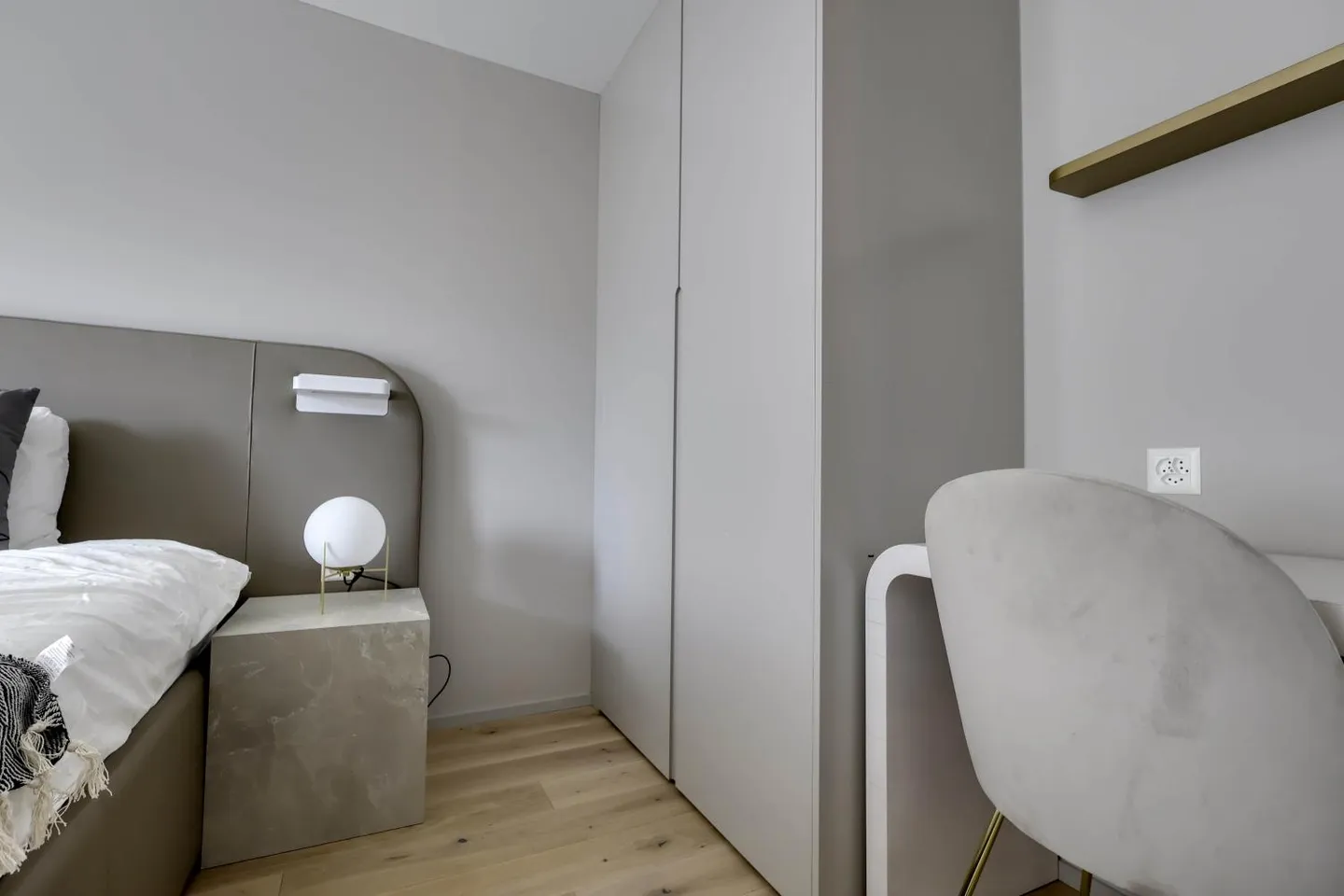 Modern co-living between the lake, the city, and your career in Baar - Photo 2 of 10