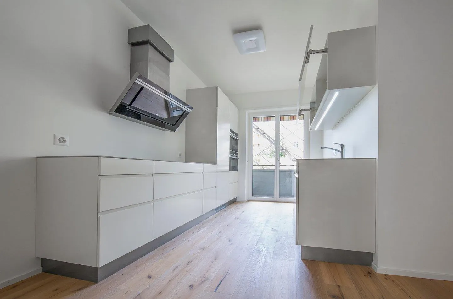 Urban. High quality. Timeless. - Modern apartments on the 1st floor in renovated... - Photo 3 of 10