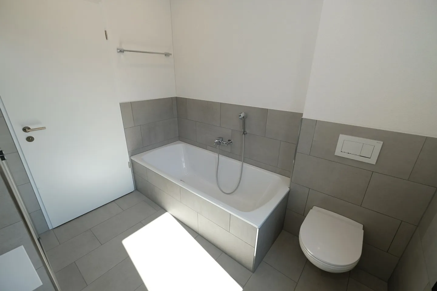 Modern, spacious 4.5 attic apartment in a quiet location - Photo 8 of 11