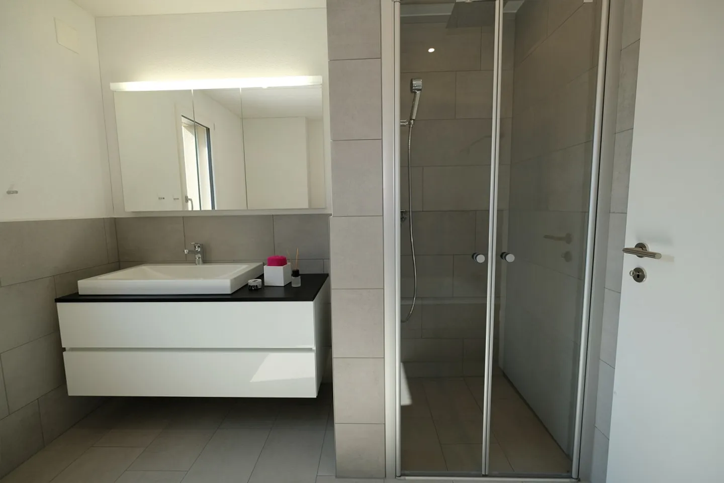 Modern, spacious 4.5 attic apartment in a quiet location - Photo 9 of 11