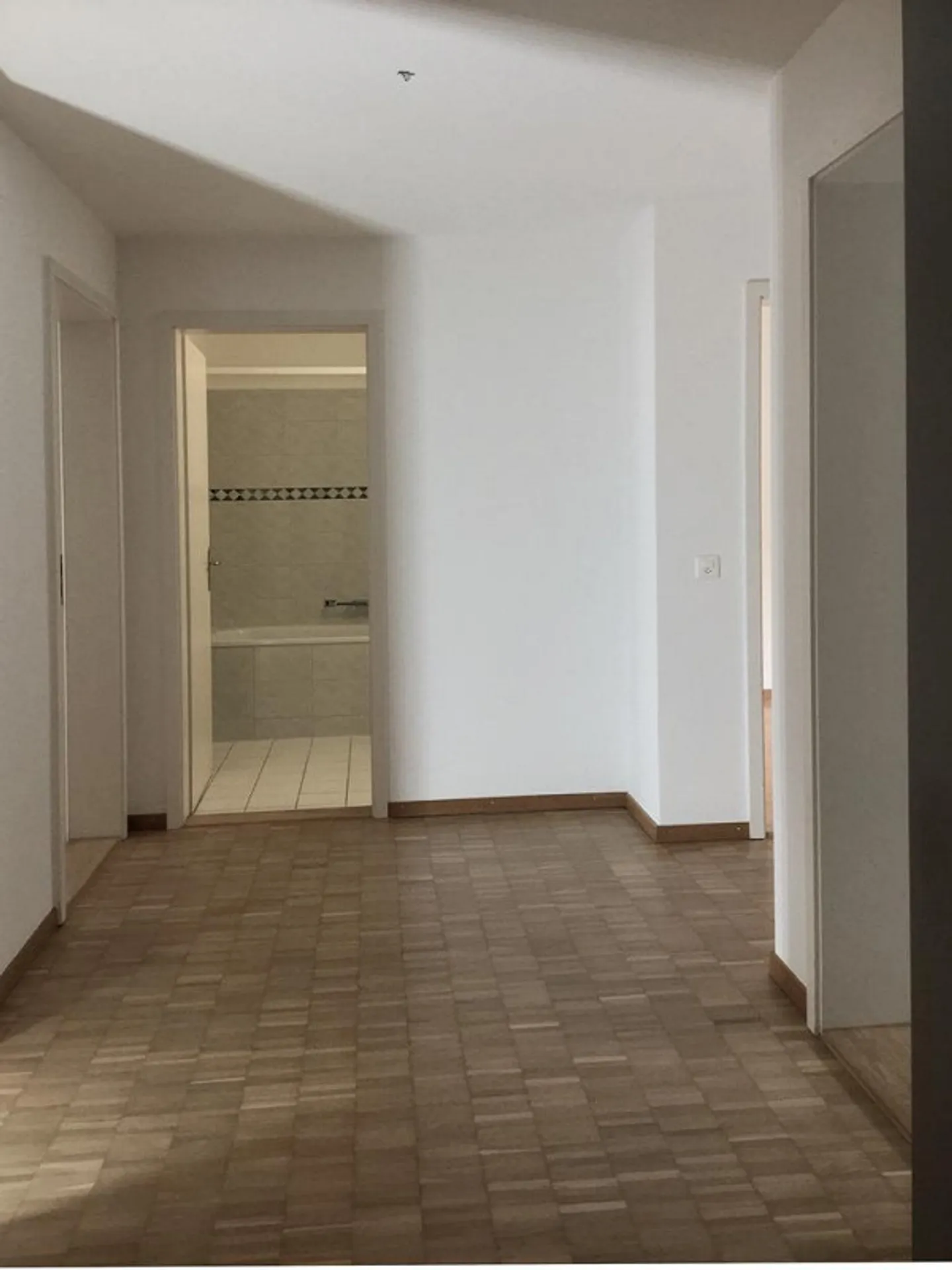 Appartement de 3 pièces dans le quartier animé 4 - Photo 6 sur 8