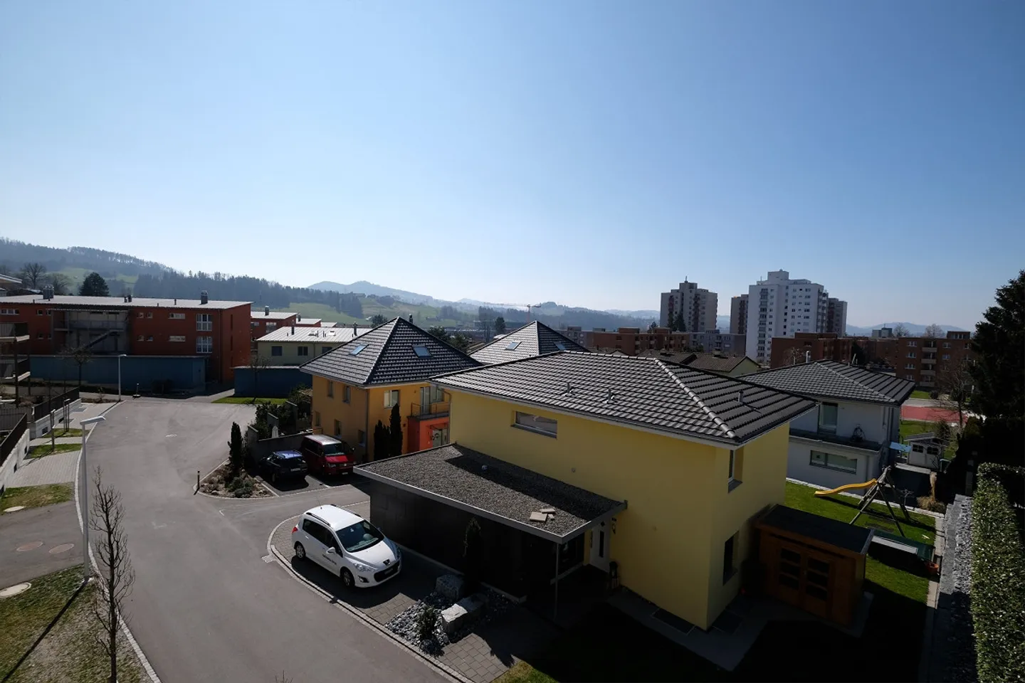 Modern, spacious 4.5 attic apartment in a quiet location - Photo 4 of 11