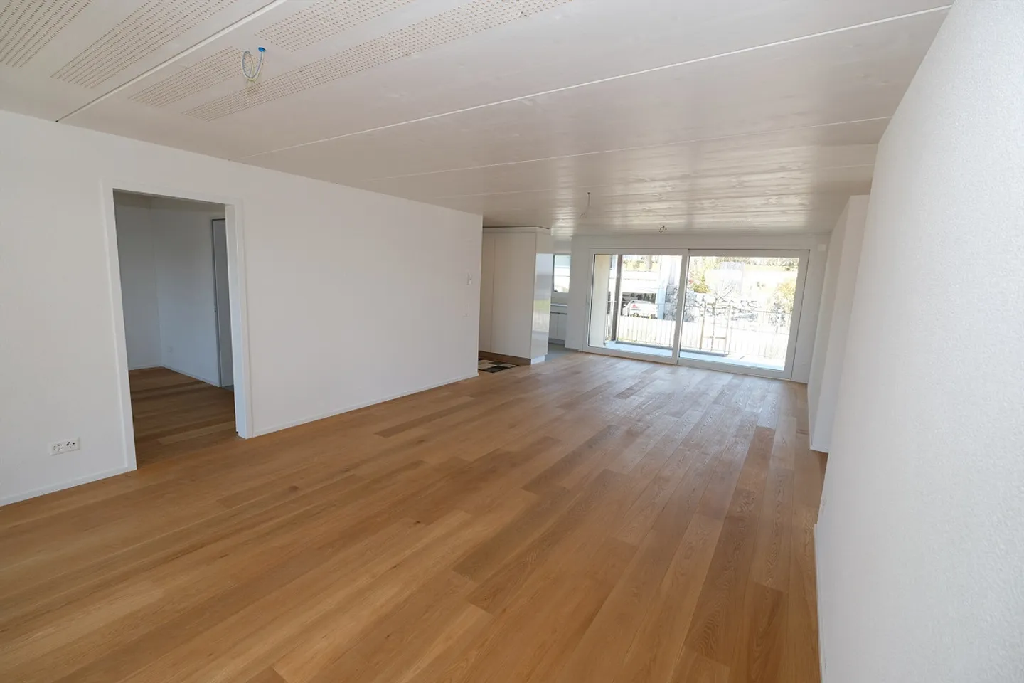 Modern, spacious 4.5 attic apartment in a quiet location - Photo 6 of 11