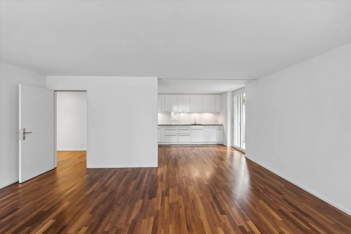 Appartement moderne de 2,5 pièces près de Schaffhauserplatz - Photo 2 sur 9