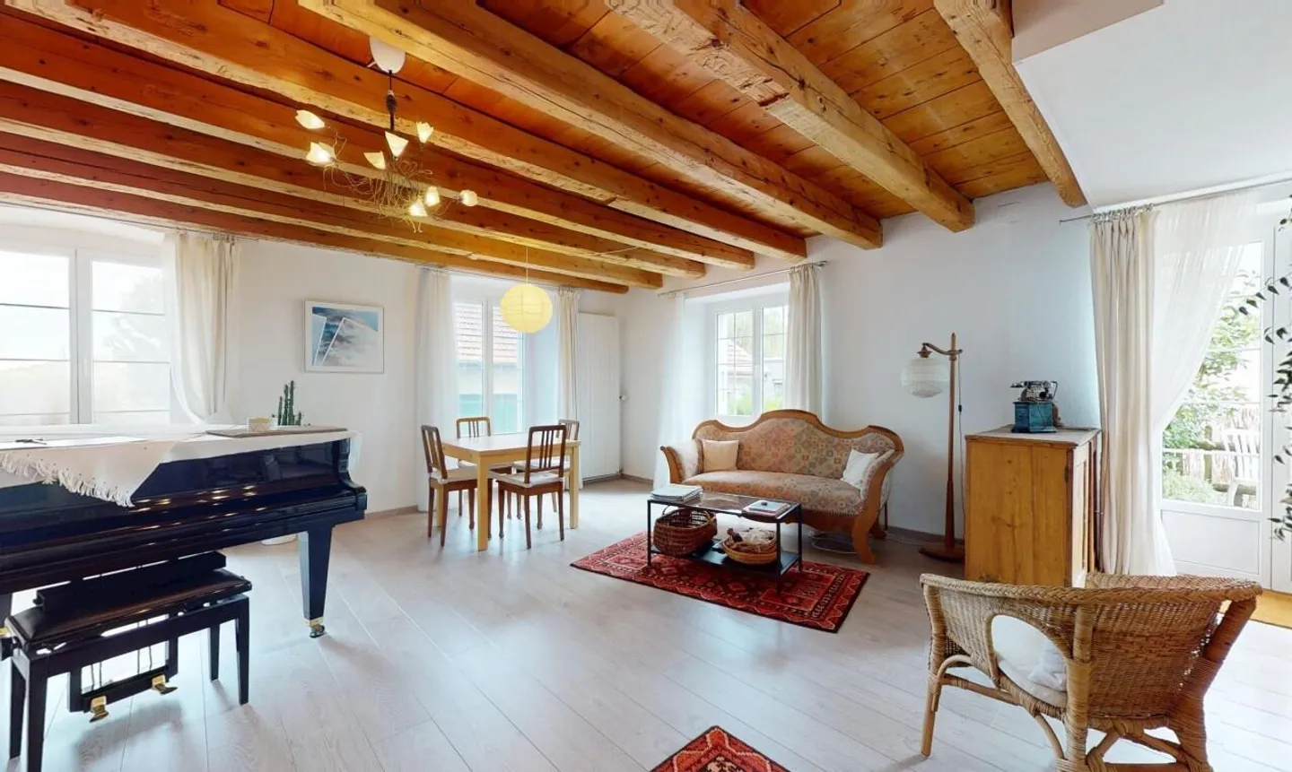 Casa di villaggio ristrutturata con giardino e grande potenziale - Foto 1 di 13