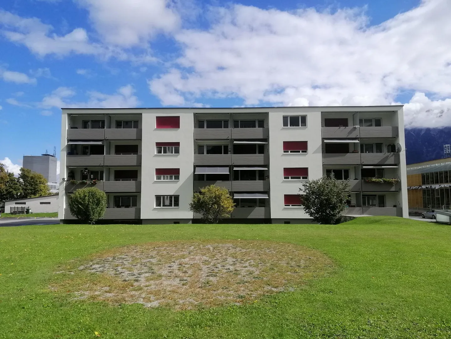 Appartement 2.5 pièces confortable près du centre et du NTB - Photo 1 sur 16