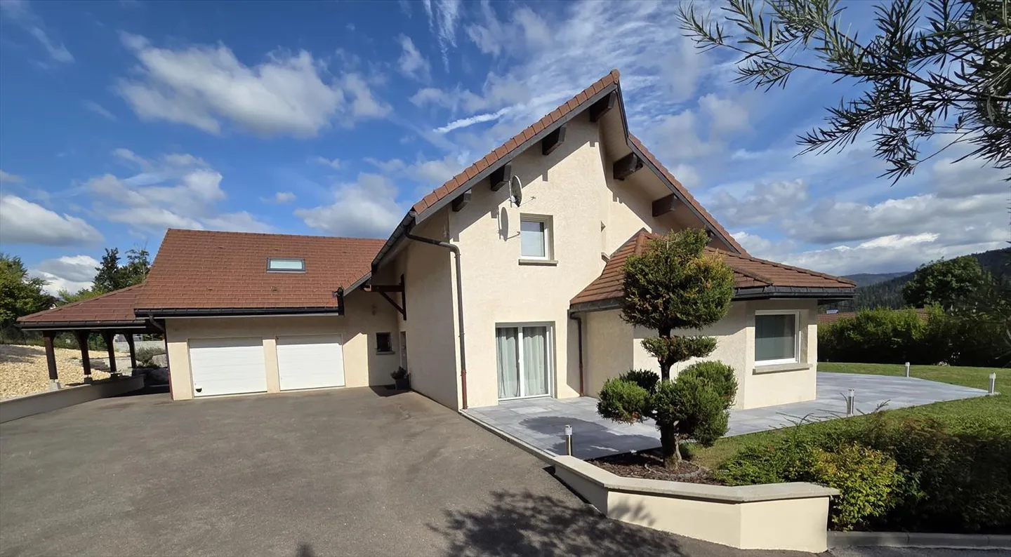 Villa 8.5 Zimmer - Foto 1 von 6