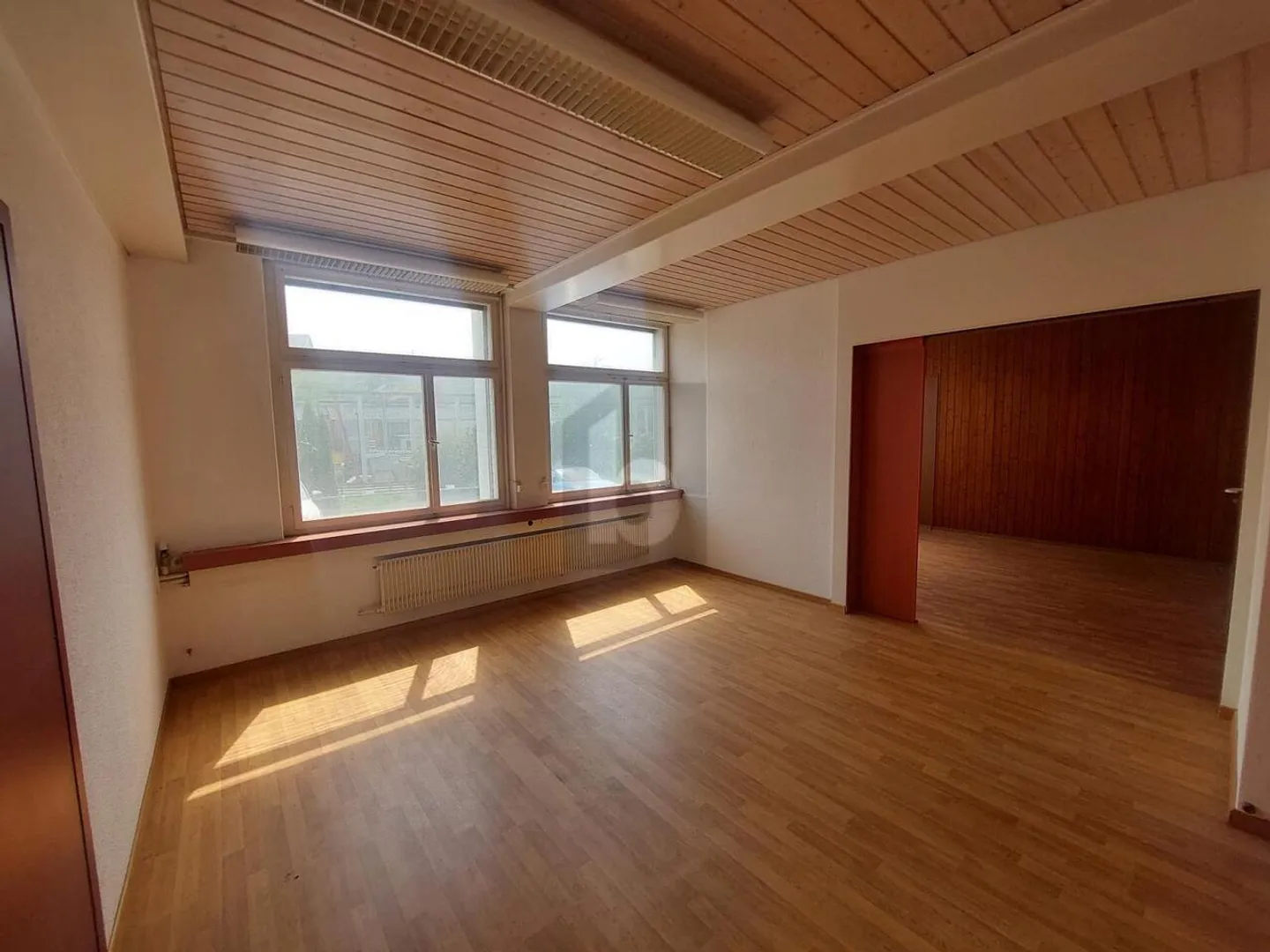 Office space for rent - Photo 2 of 5
