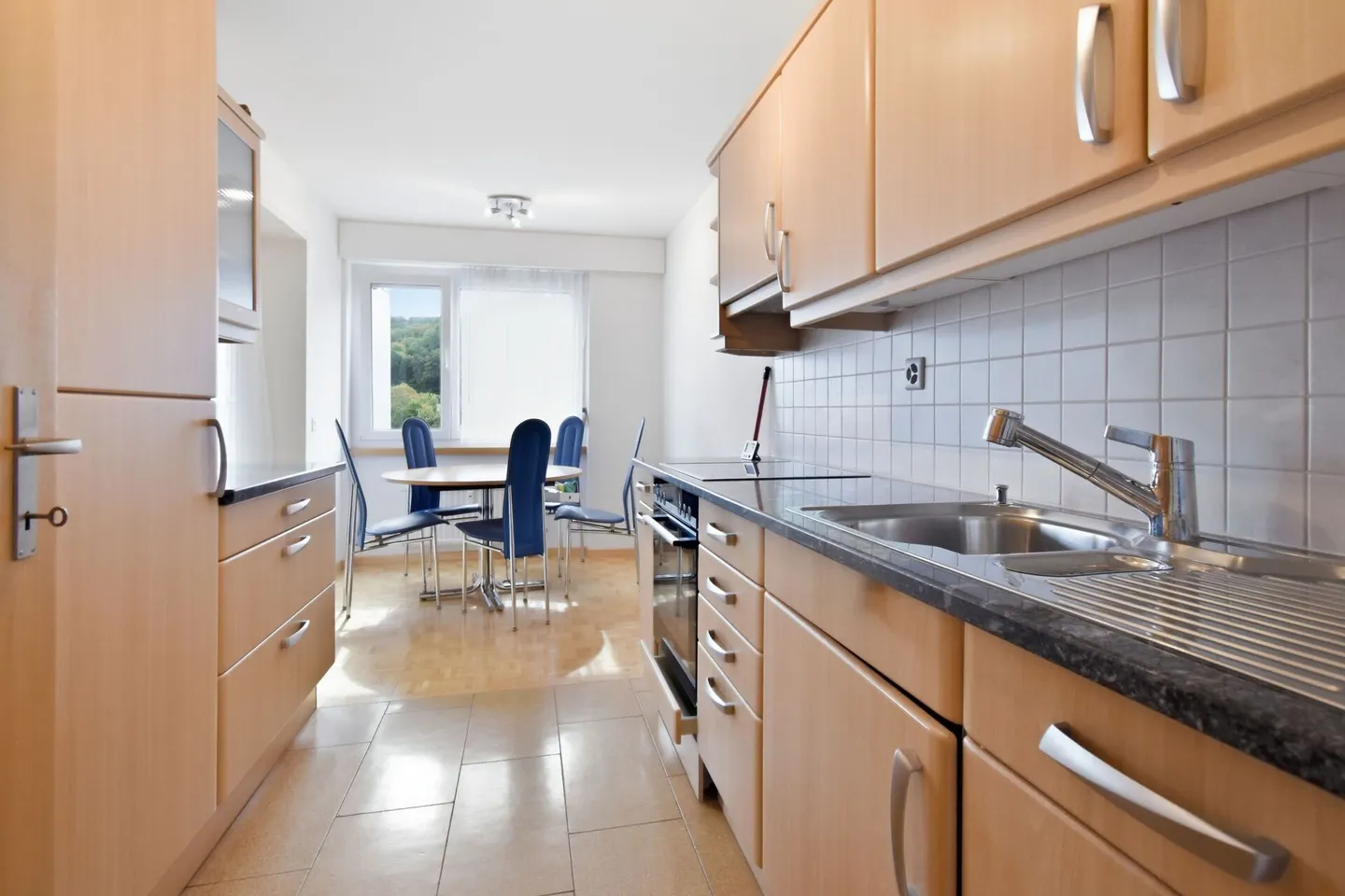 Condominio di 3,5 stanze situato in posizione centrale - Foto 13 di 13