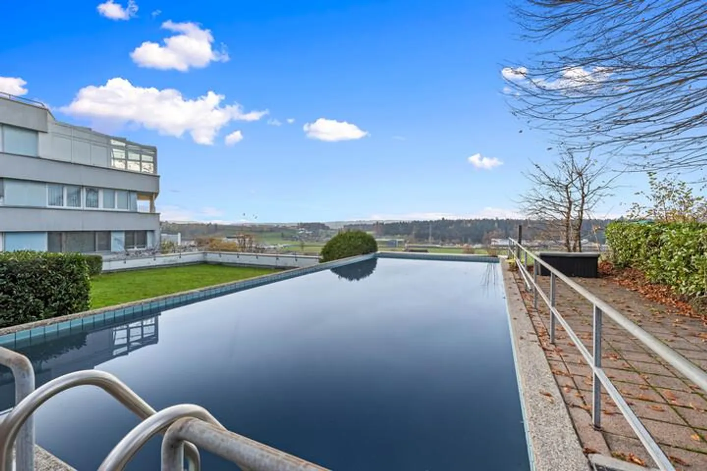 JOAILLERIE DE TERRASSE RÉNOVÉE À DIERIKON - Photo 6 sur 7