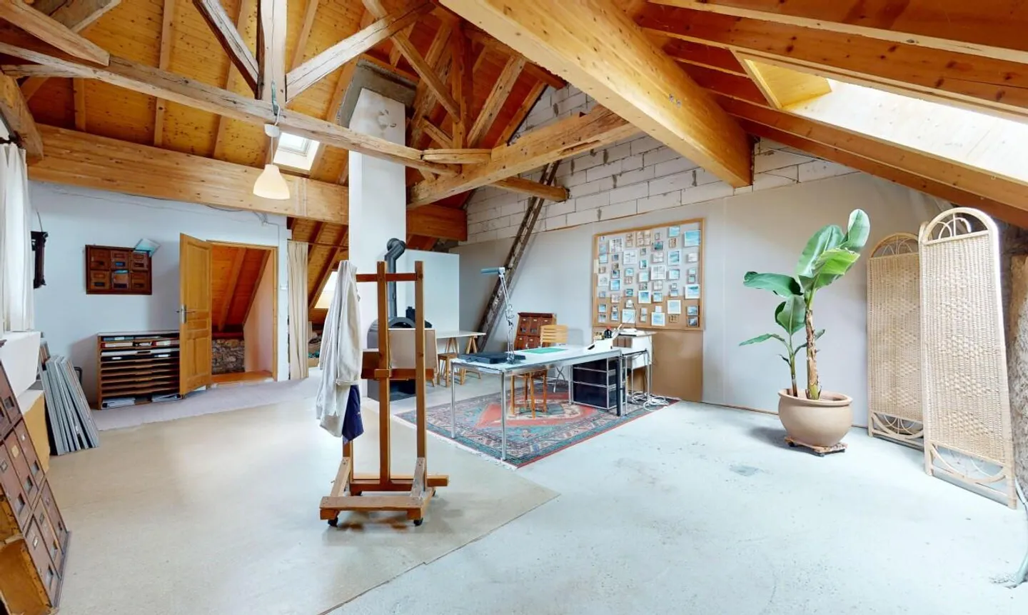Casa di villaggio ristrutturata con giardino e grande potenziale - Foto 10 di 13