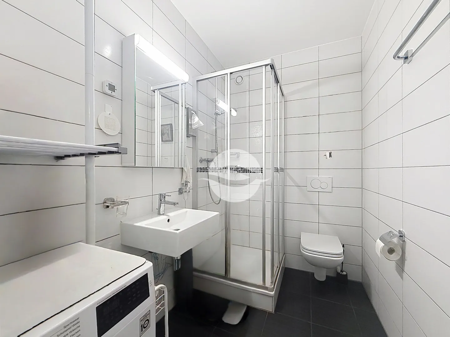 Appartement moderne avec grande terrasse - Photo 7 sur 9