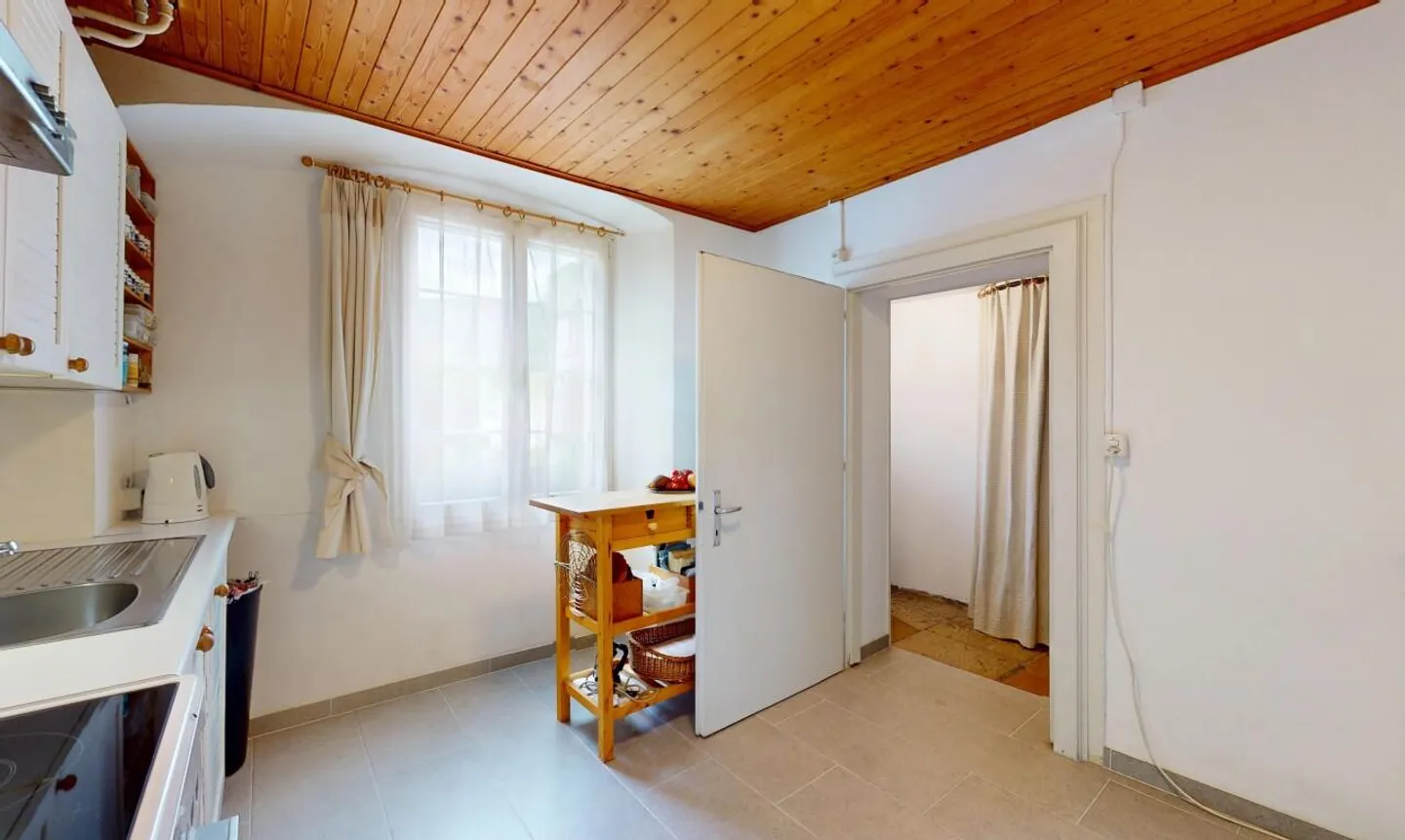 Casa di villaggio ristrutturata con giardino e grande potenziale - Foto 8 di 13