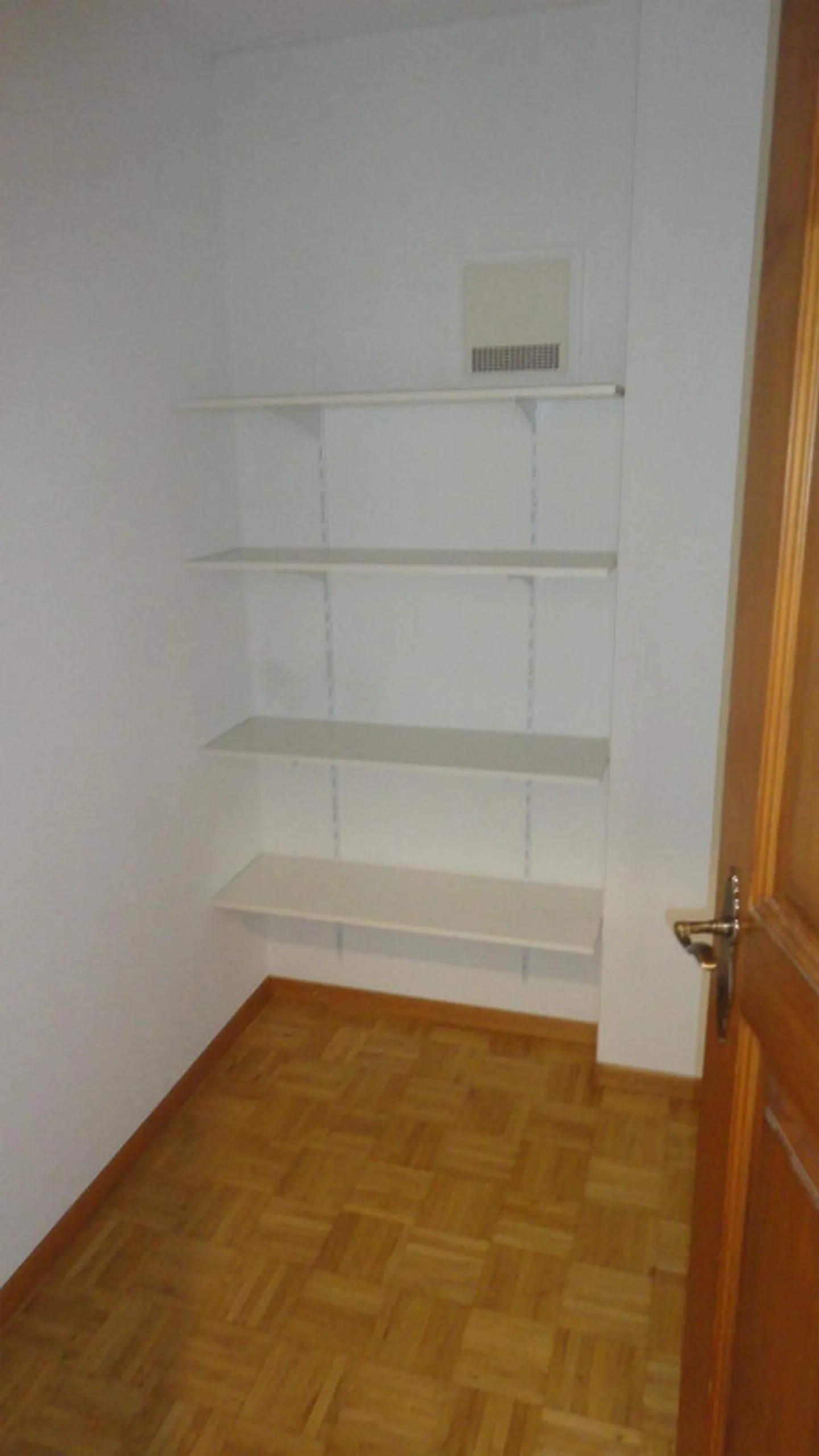 Appartement au cœur de Kaltbrunn - Photo 7 sur 9