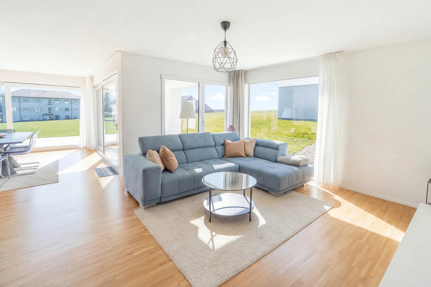 Una casa progettata per la famiglia - grande terreno di 860 m2 - Foto 2 di 7