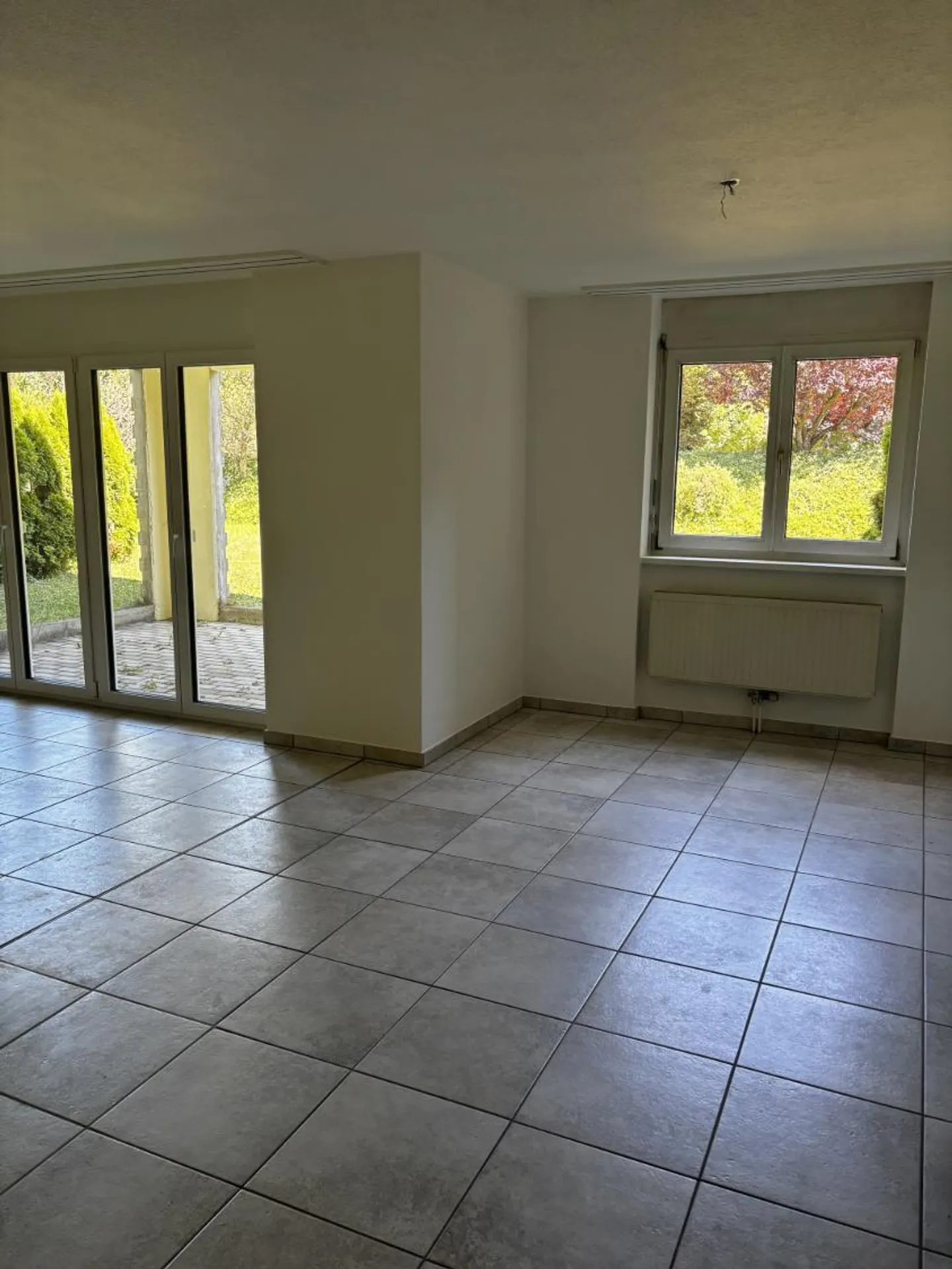 Appartement rénové avec terrasse - Photo 9 sur 13