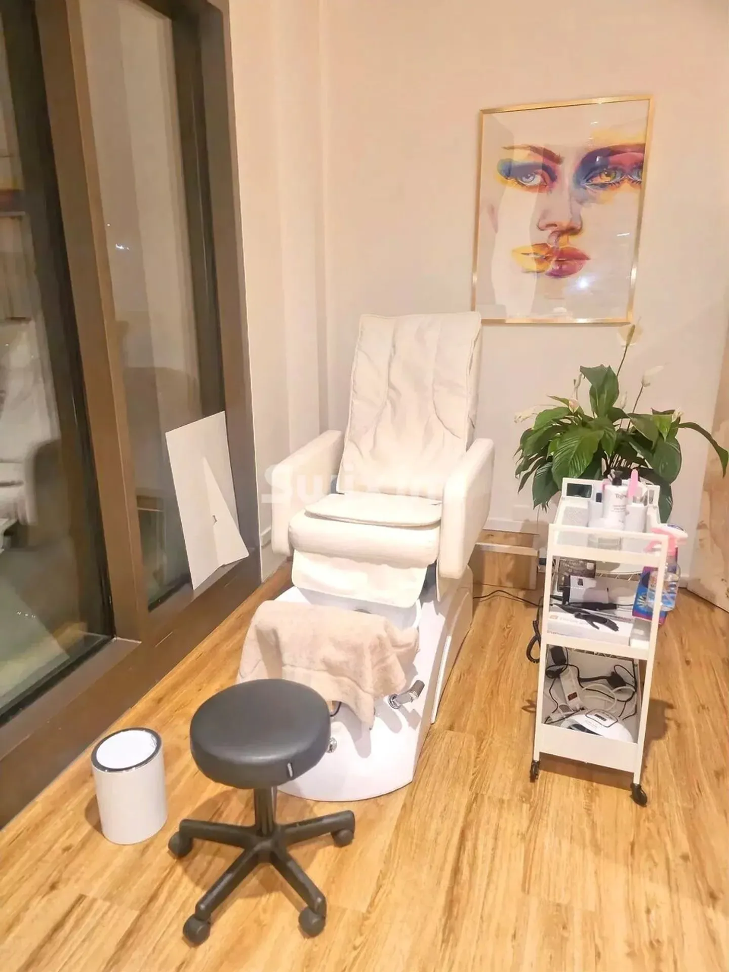 Chic Beauty and Hairdressing Salon - Photo 5 of 5