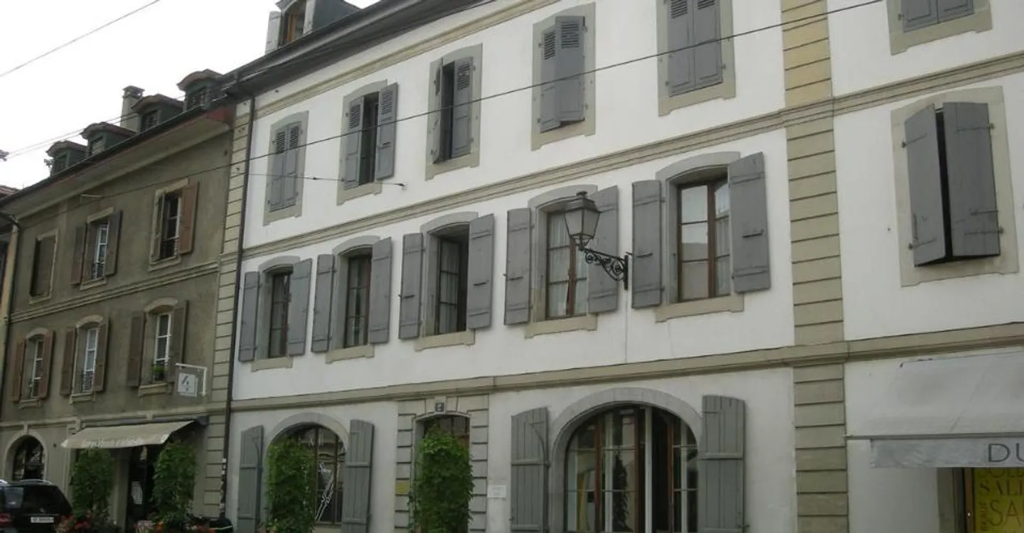 Apartment in an old building in the heart of Carouge - Photo 1 of 4