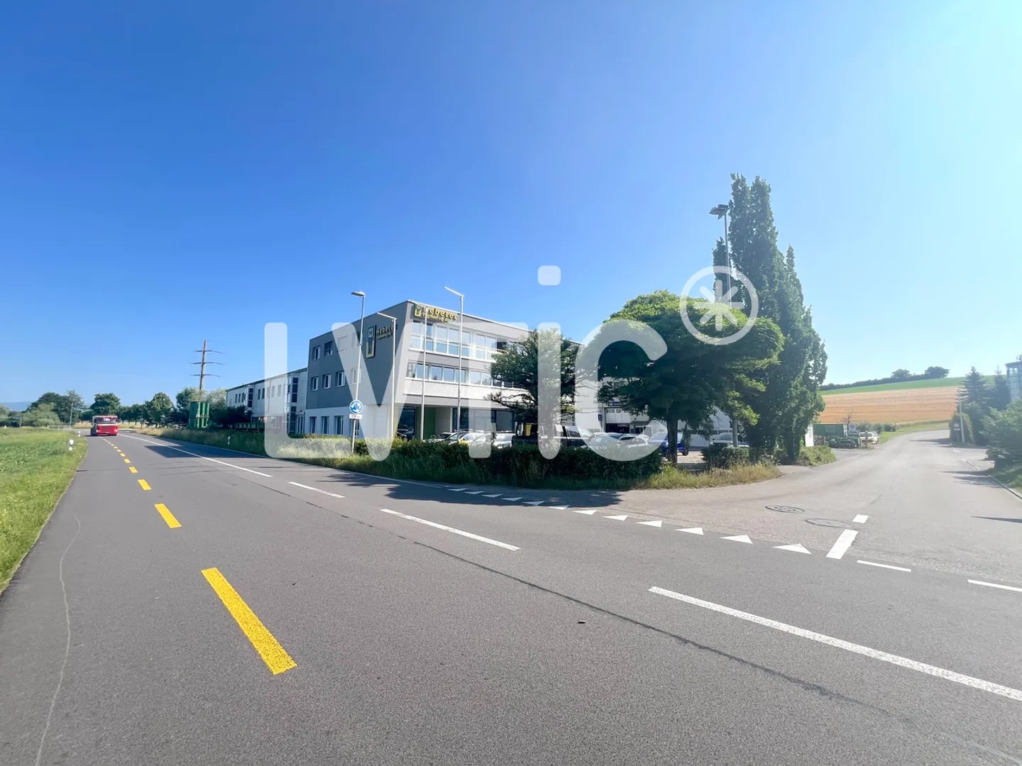 Bâtiment industriel 1895 m2 sur parcelle 3120 m2 à vendre - Hindelbank - Foto 1 von 20