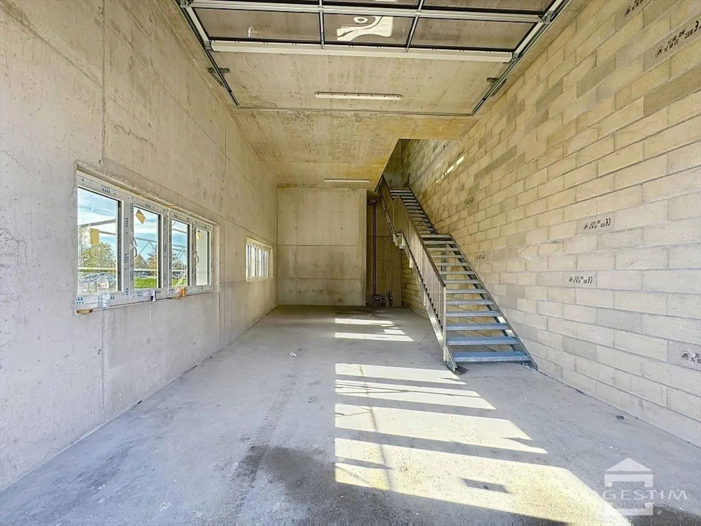 Industry - Photo 7 of 13