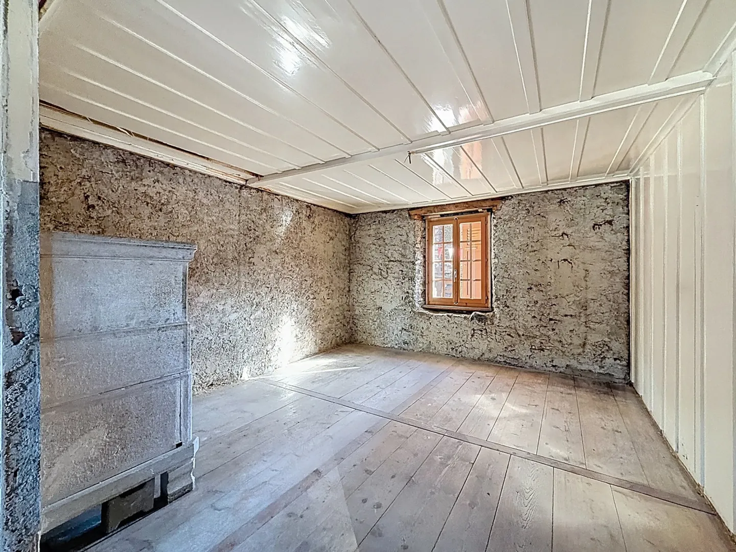 Chalet to renovate – The soul of an alpine barn in Sarreyer - Photo 8 of 15