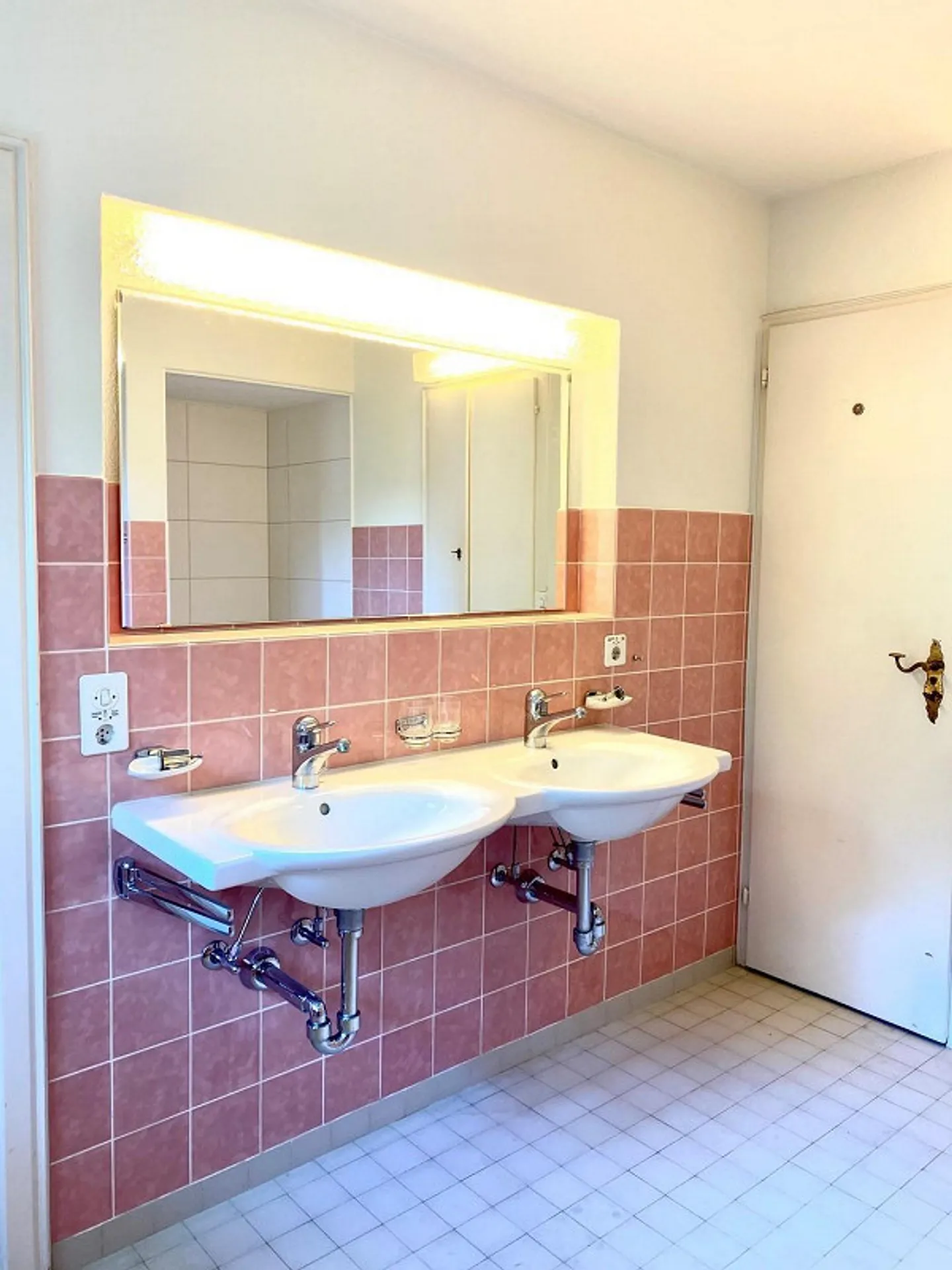 Appartement spacieux de 3 pièces dans un emplacement privilégié - Photo 6 sur 10