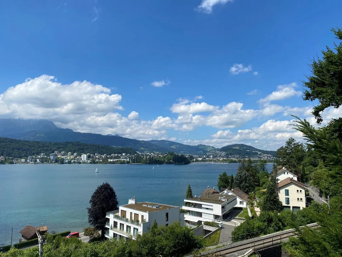 Appartement spacieux de 3 pièces dans un emplacement privilégié - Photo 8 sur 10