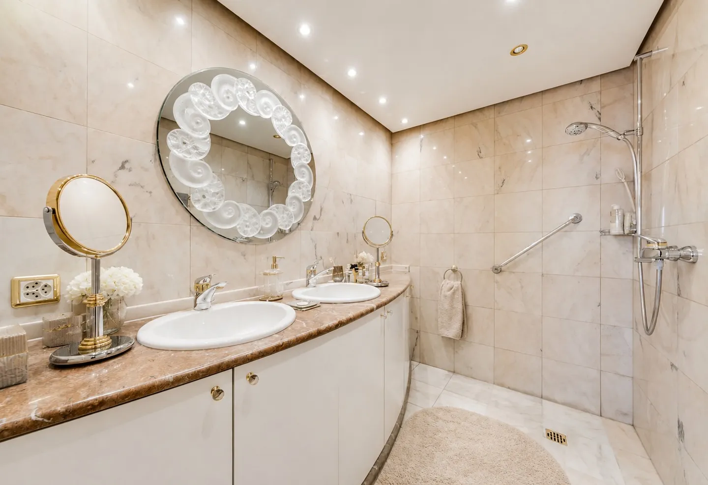 Duplex for sale - Photo 9 of 13