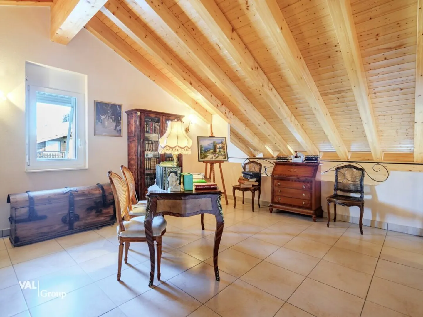 Magnificent residence with 3 spacious apartments - Photo 5 of 14