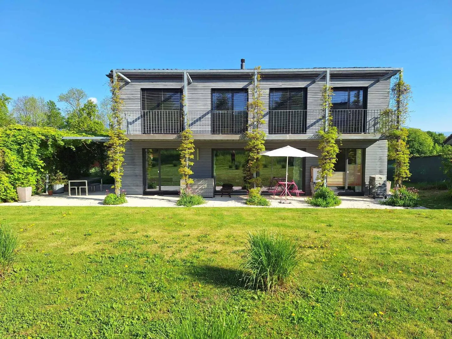 Villa Minergie moderne dans un emplacement privilégié - Photo 1 sur 13