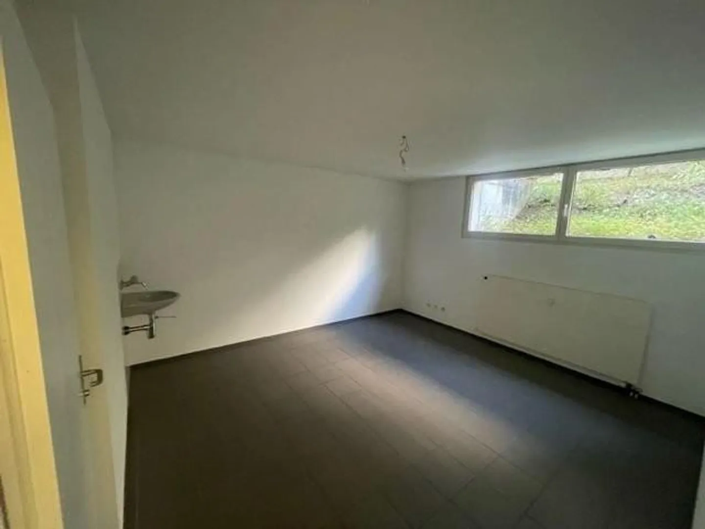 Atelier- / Bastelraum mit Tageslicht und mit Lavabo - Foto 2 von 2
