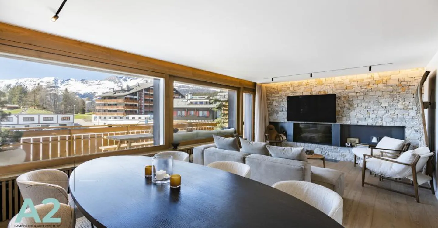 Außergewöhnliche Wohnung im Zentrum von Crans-Montana, Panoramablick - Foto 1 von 11