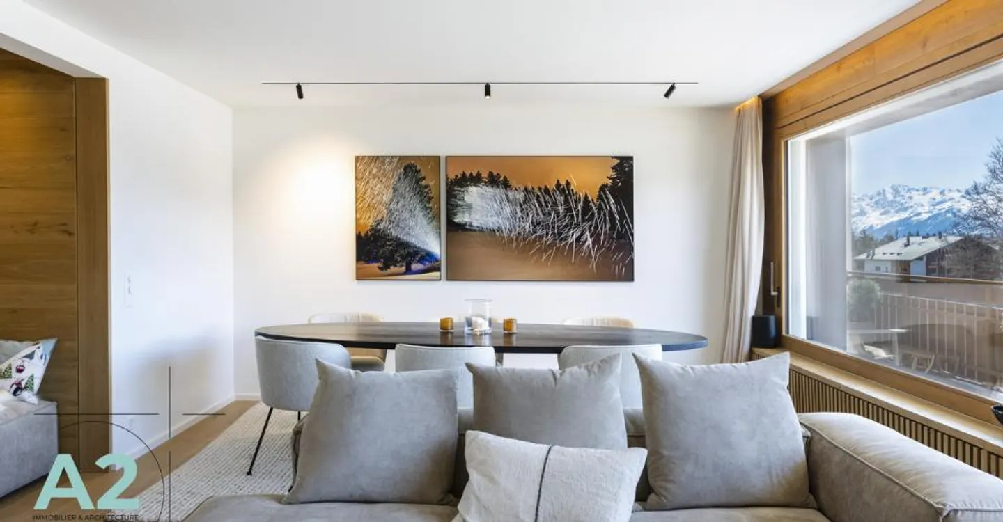 Außergewöhnliche Wohnung im Zentrum von Crans-Montana, Panoramablick - Foto 2 von 11