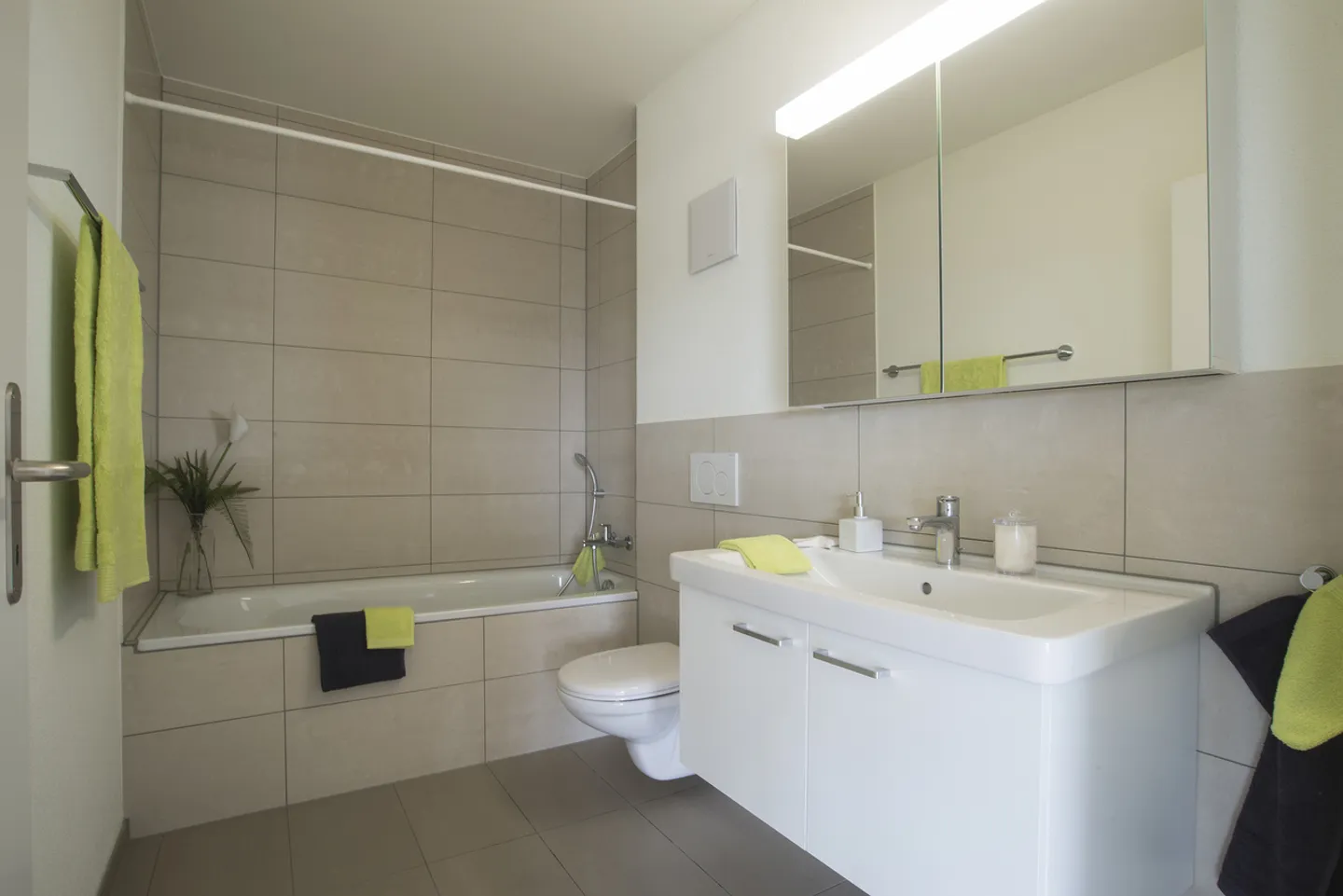 Modern apartment in a popular residential area - Photo 4 of 8